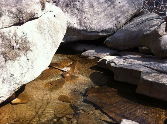 嶗山景區迎出游高峰 碧空如洗心曠神怡