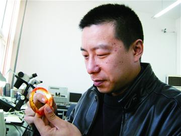 9萬元鉆戒一檢測價暴跌 買珠寶易遭遇五陷阱