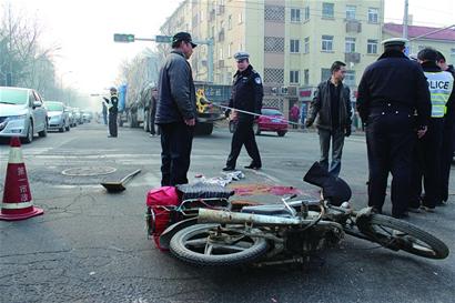 青島再現(xiàn)奪命大貨 兩條生命慘死輪下