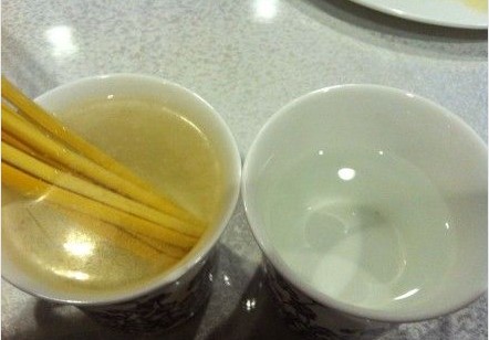 黃渤網(wǎng)曬劣質筷子