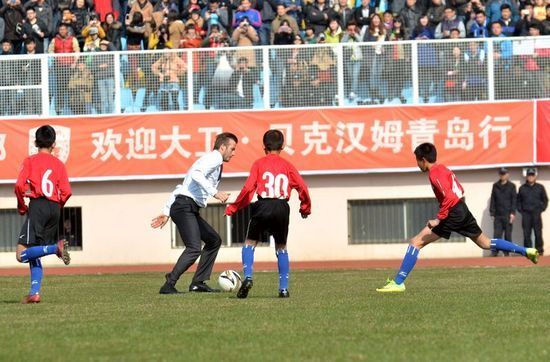 本網直擊小貝青島行:迷人笑容醉島城