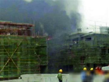 濱海大道在建樓房起火 濱海大道在建樓房起火