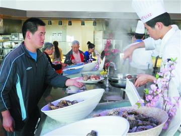 青島加快餐飲業結構調整 主打平民牌